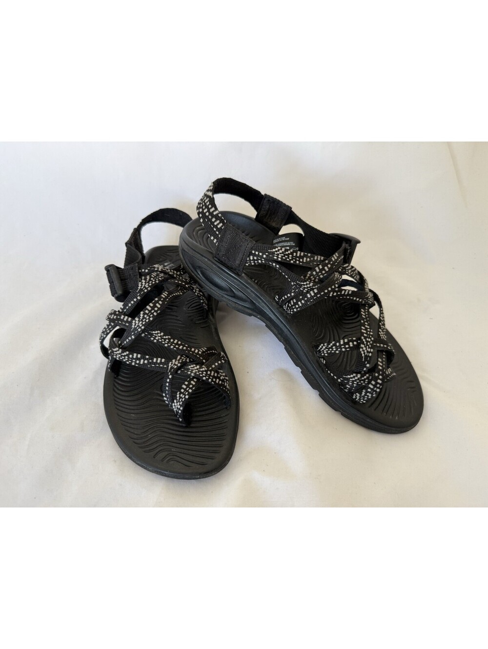 Chaco Zvolv x2 Sandals Size 6 Black/White All Day Comfort Water Sports J106661
